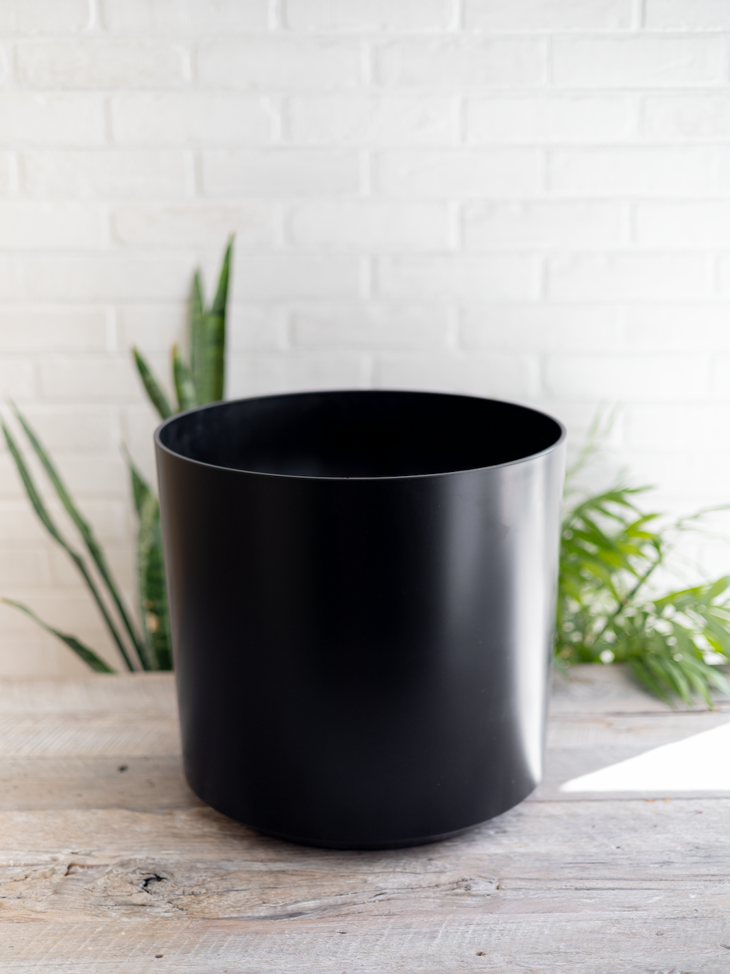 Creta Negro 56 (Porta macetero XXL)