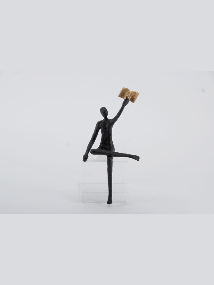 Escultura Hombre Lector 26x20x52 cm