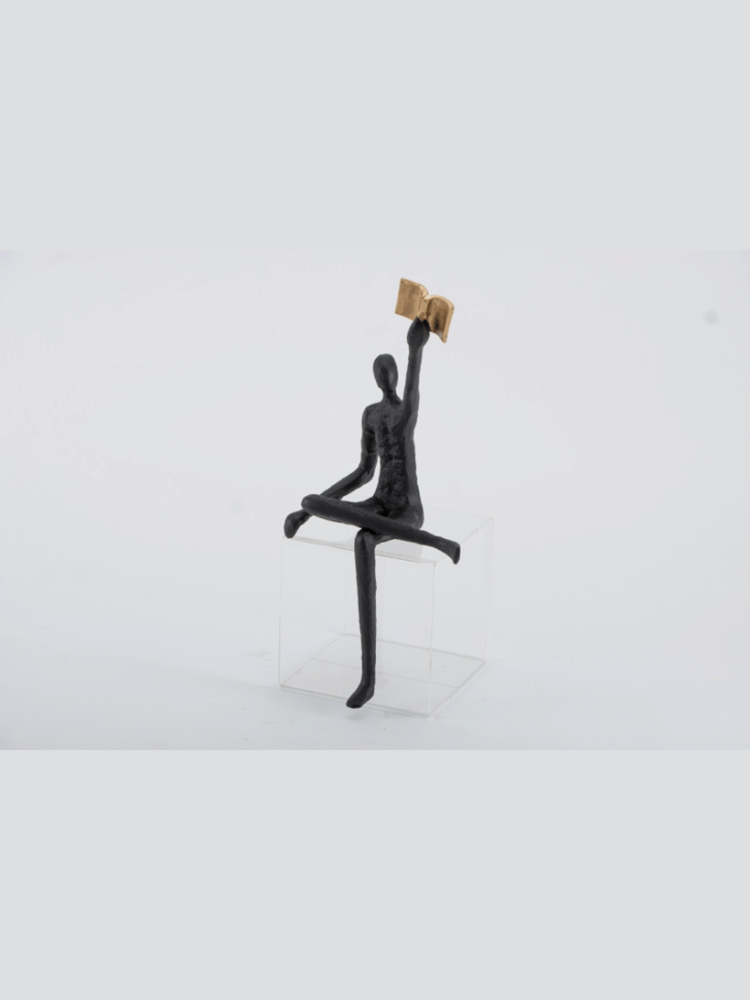 Escultura Hombre Lector 26x20x52 cm