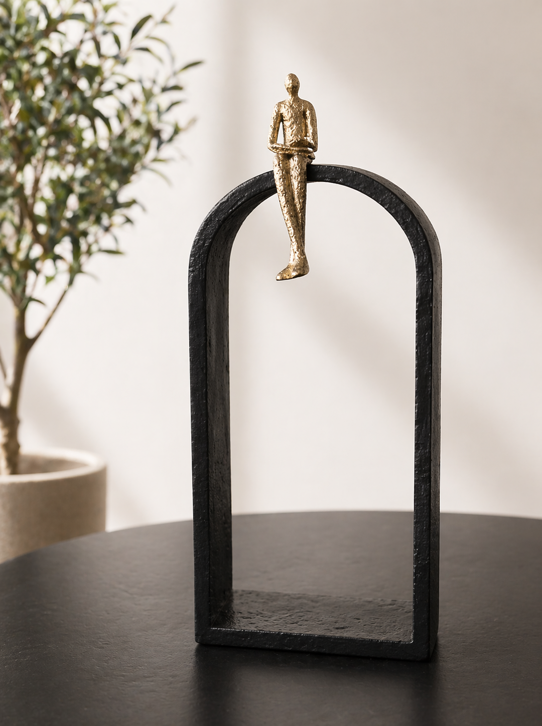 Escultura Hombre en el Arco 18x11x44 cm