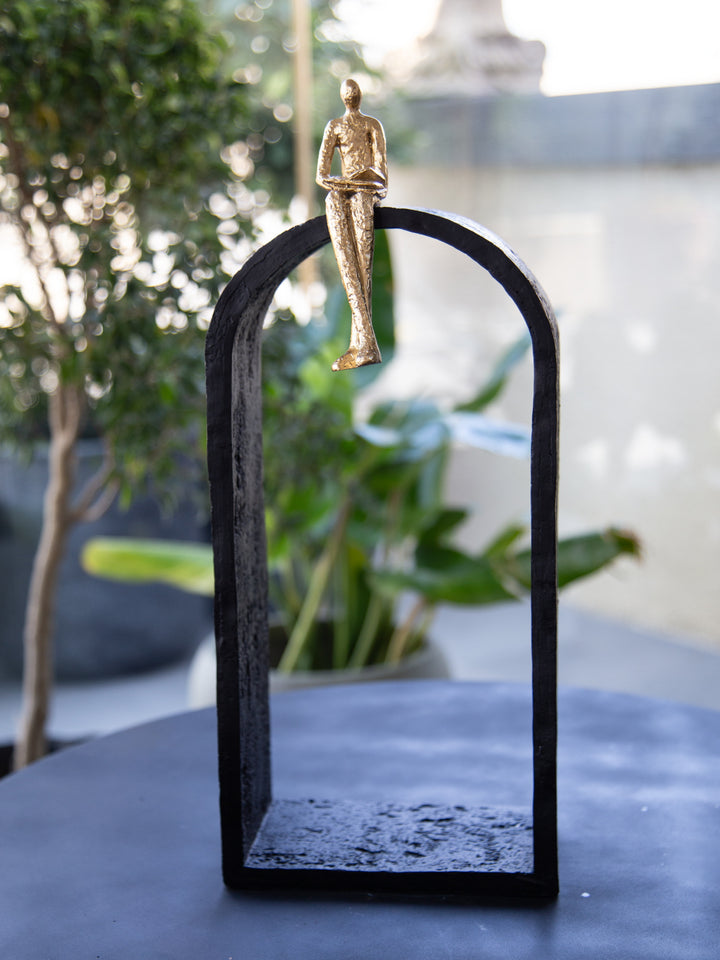 Escultura Hombre en el Arco 18x11x44 cm
