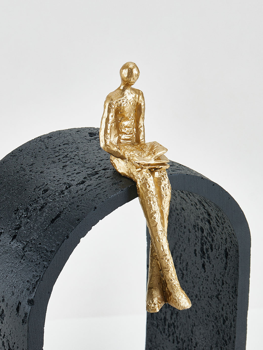 Escultura Hombre en el Arco 18x11x44 cm