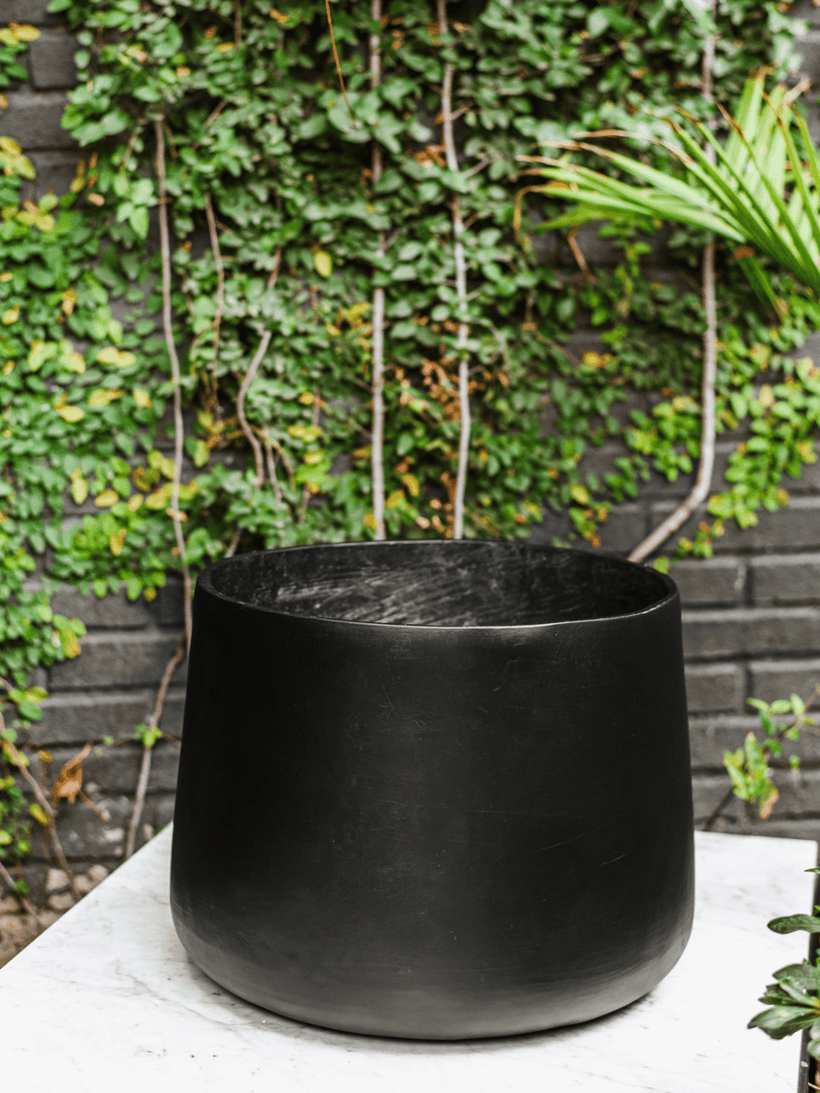 Marruecos Negro 55x39 (Macetero fiberclay) Plant Me